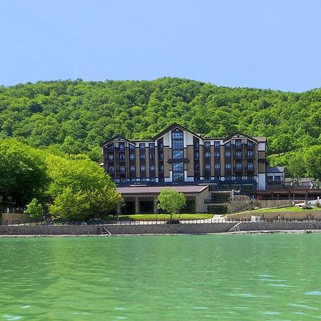 Macara Lake Park Quba Exterior photo The Grand Hotel