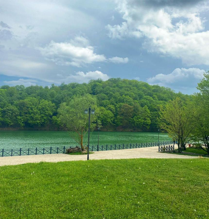 Macara Lake Park Quba Exterior photo View of the lake