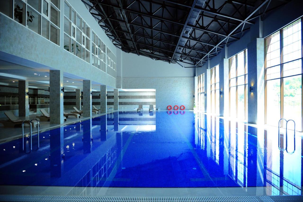 Macara Lake Park Quba Exterior photo The 25m swimming pool
