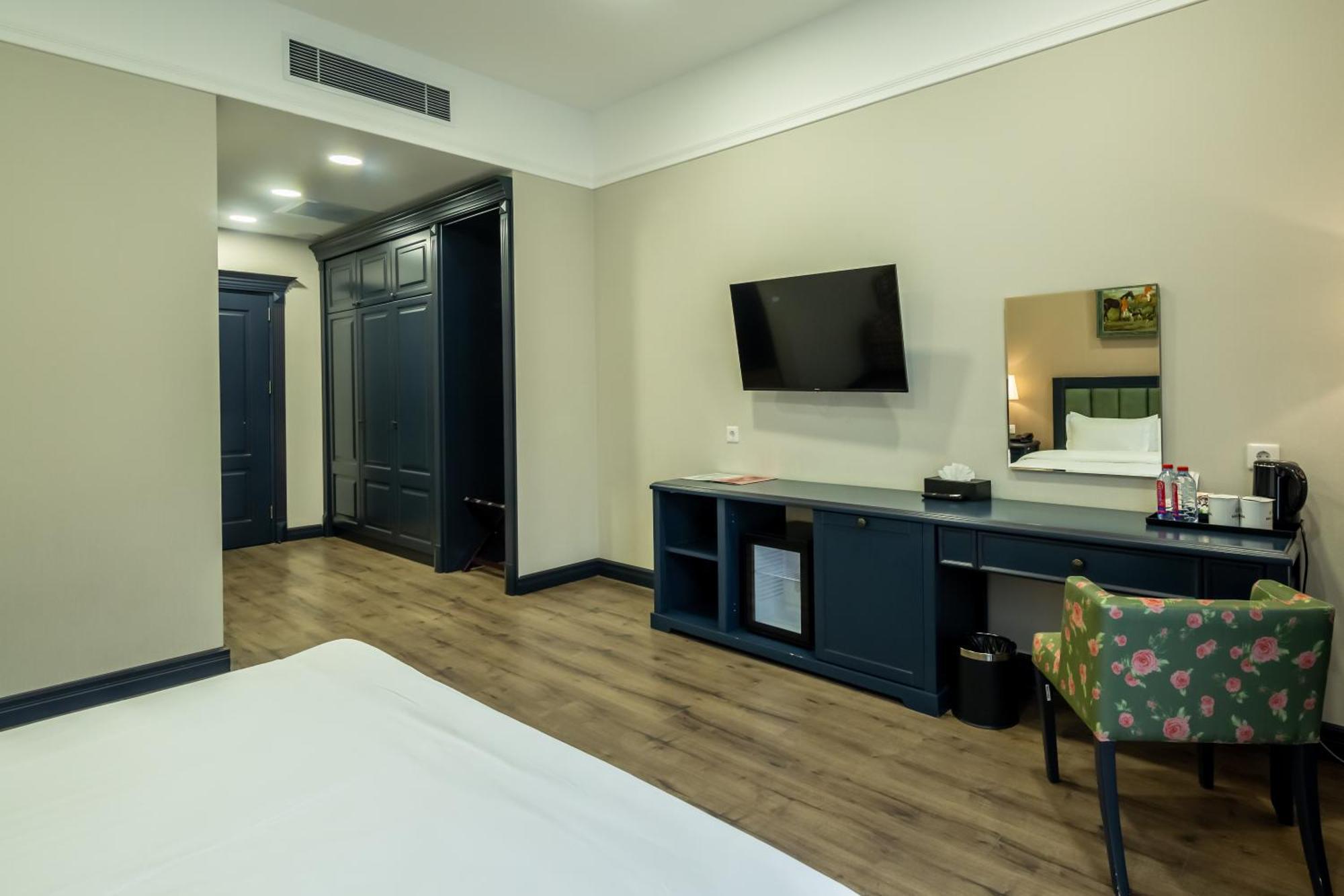 Macara Lake Park Quba Exterior photo A room at the hotel