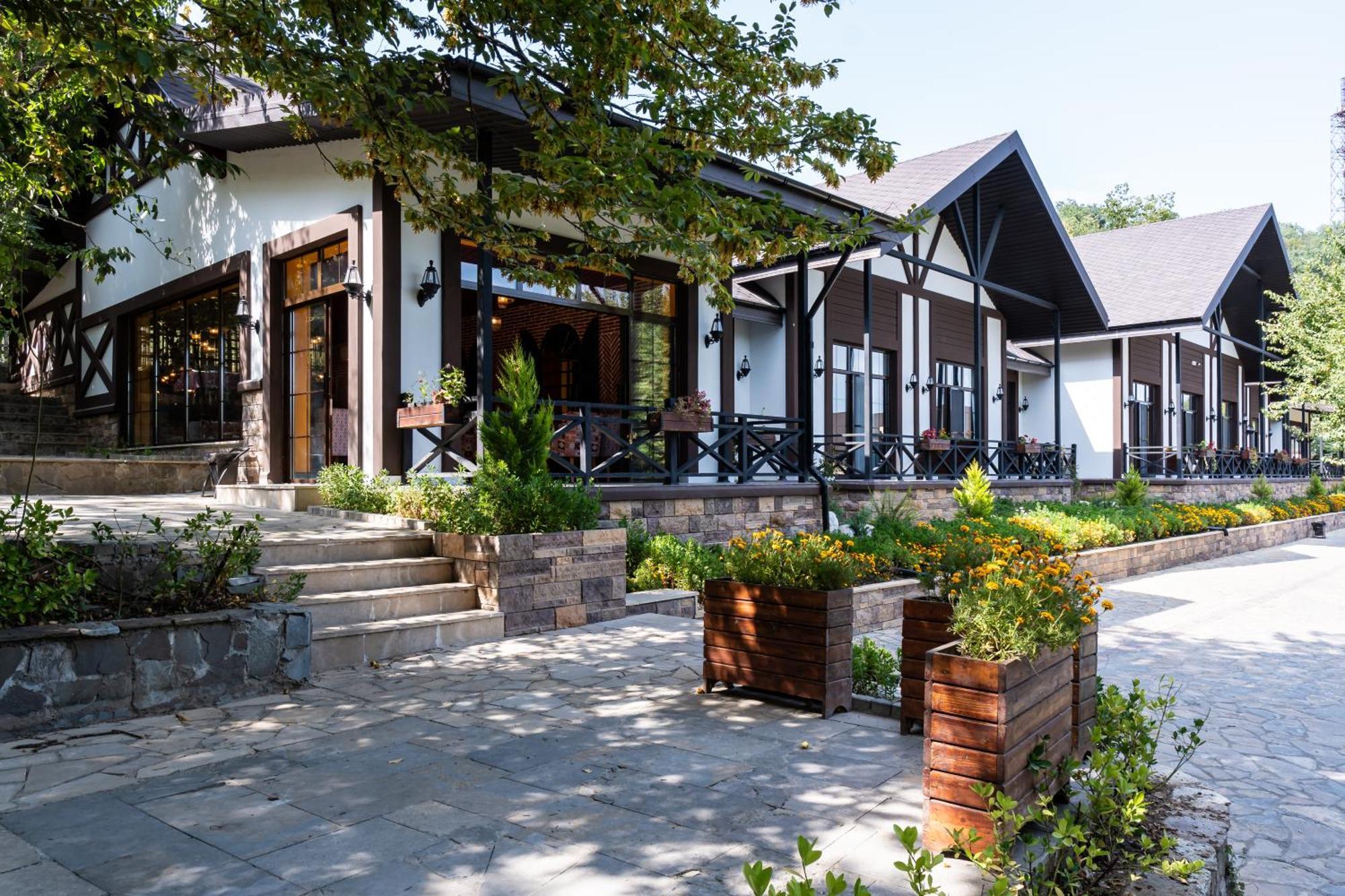 Macara Lake Park Quba Exterior photo The resort